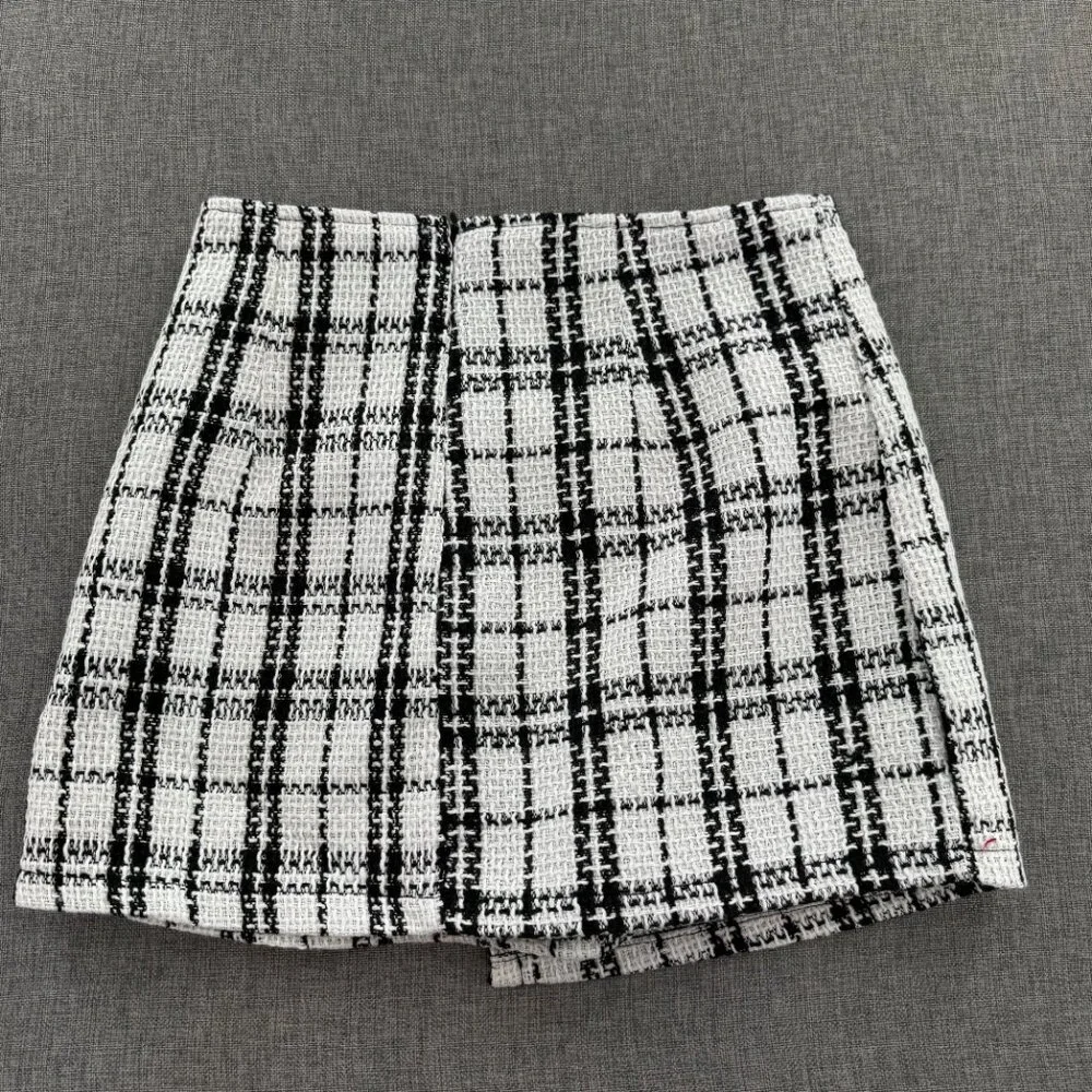 NEW! Frenchy Plaid Skort‎ Tweed Mini Skirt Black & White Zipper Size 2 Polyester